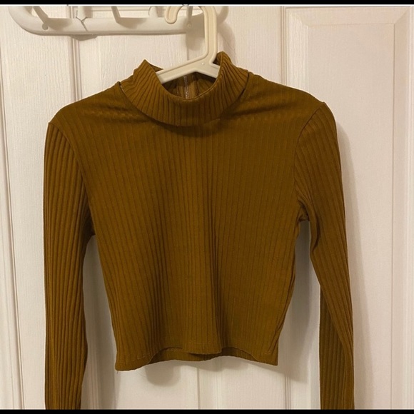 Three long sleeve crop tops - Picture 4 of 7